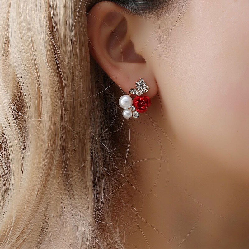 European and American ear clips are selling well across borders. They are elegant, exquisite and fashionable, with water diamonds, pearls, roses, butterflies, bridal ear buckles and stud earrings details Picture