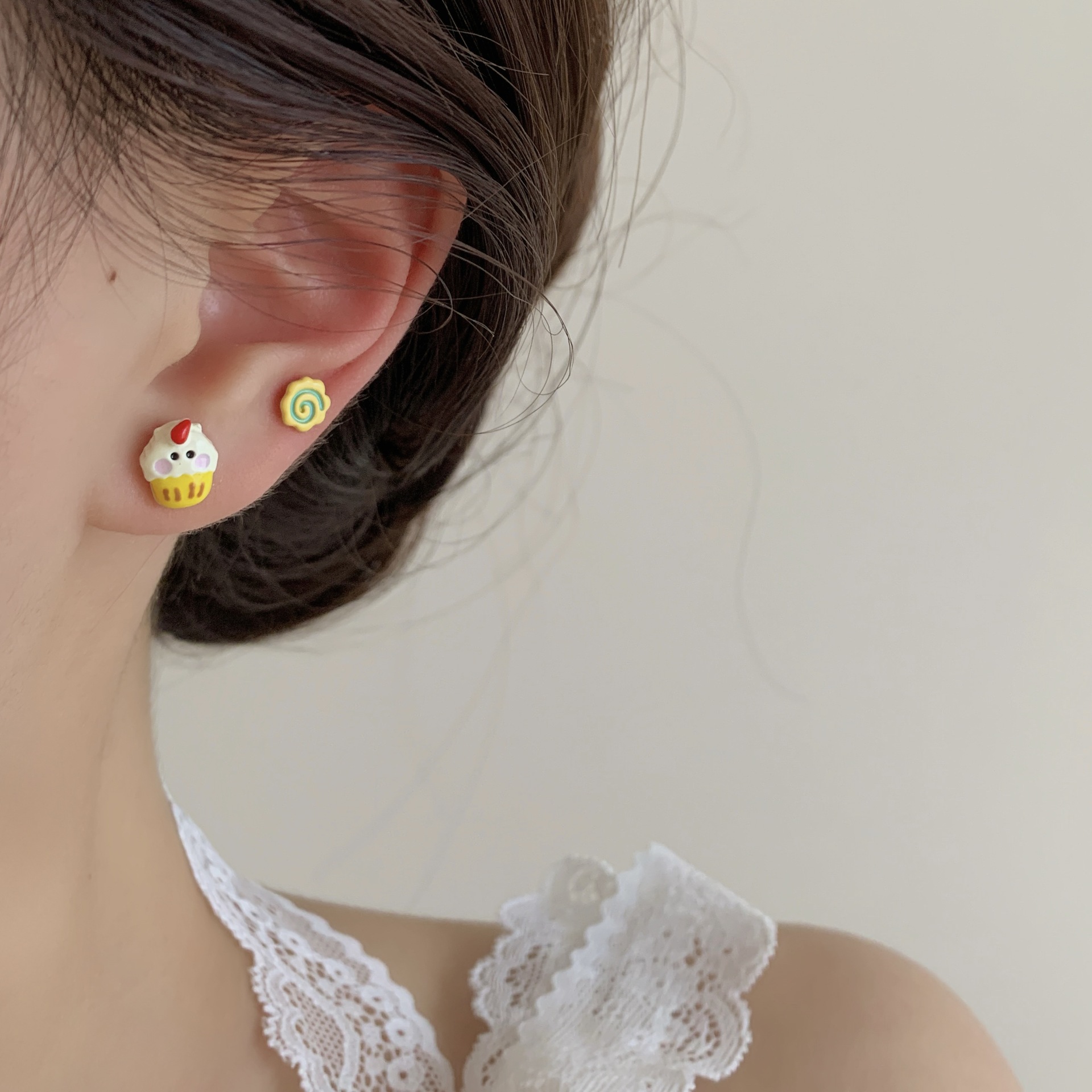 Cartoon cute butterfly flower heart-shaped stud earrings set, silver needle for girls, fresh and sweet design sense, one-week student earrings details Picture