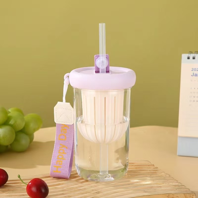 Popular transparent plastic cups, straw cups, tea-water separation cups, high-temperature resistant gift wholesale cups, high appearance level Application Scenario