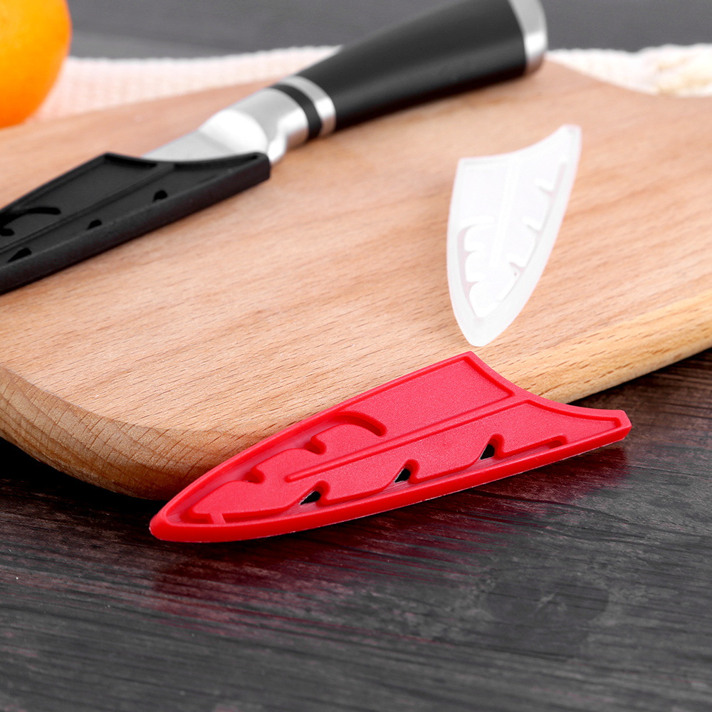 Xingye Injection Molding Factory Qianye produces 3.5-inch fruit knife sleeves, black feather fruit peel knife protection sleeves and knife sheaths full figure