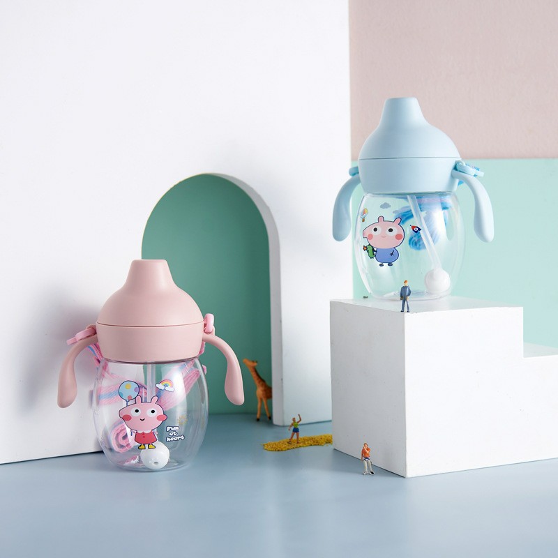 Yinqian Children's Straw Water Cup, baby drinking water and milk duckbill cup, learning to drink cup, baby leak-proof and choking bottle, gravity ball Application Scenario