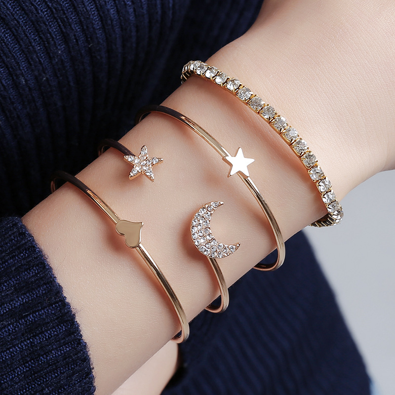 Cross-border best-selling jewelry: Simple and fashionable star and moon diamond-encrusted smooth heart-shaped star bracelet four-piece set wholesale full figure