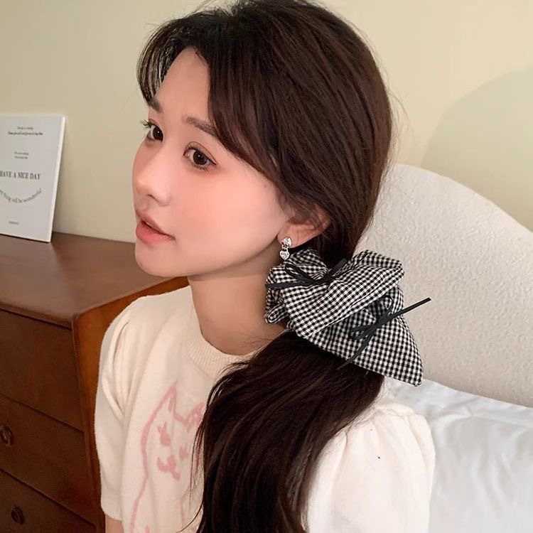 2024 New ballet-style bow tie for women, a niche design with a checkered square scarf bun hair accessory Application Scenario