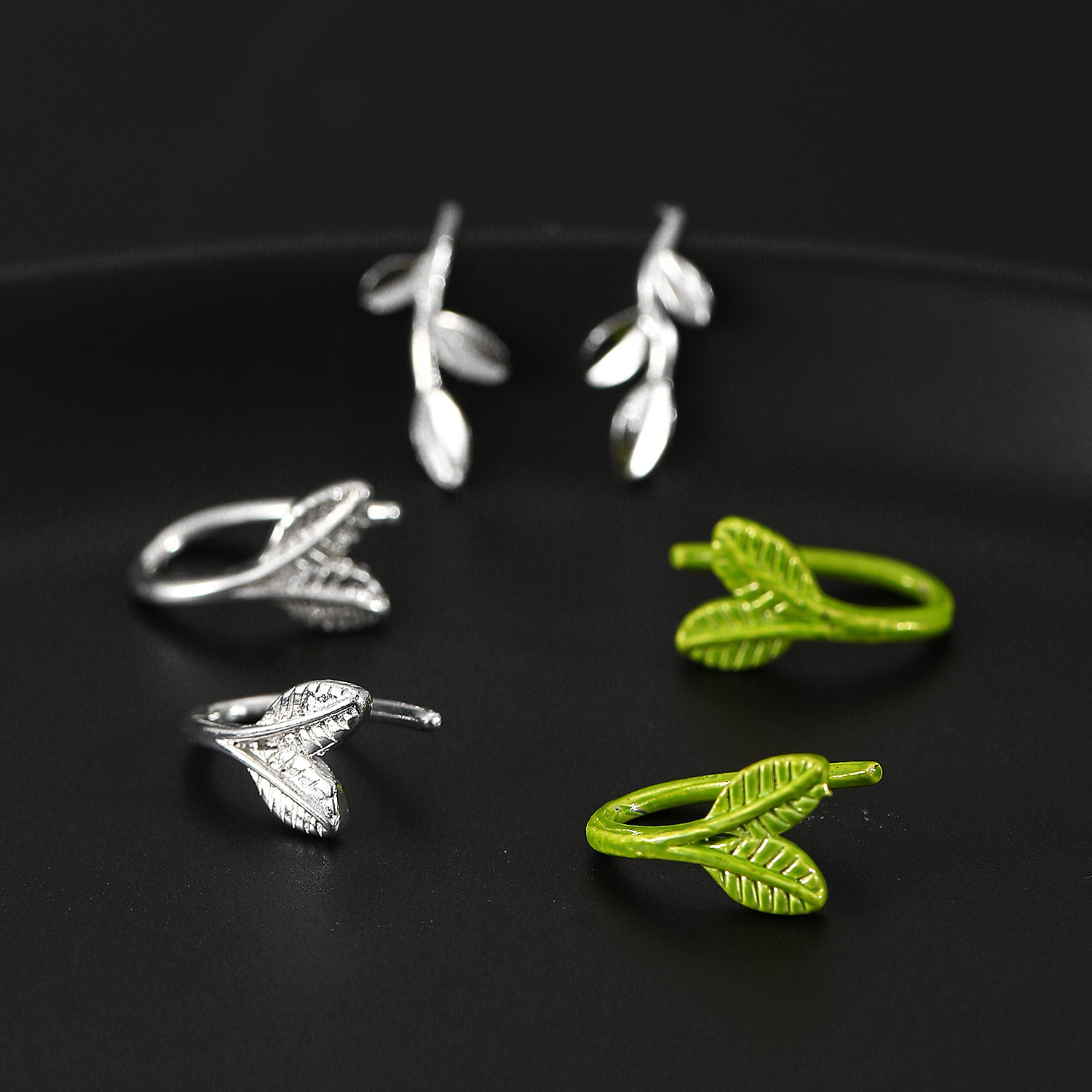 Korean-style fresh and simple tree leaf earrings in an ins style, plant buds without ear holes, ear bone clips, cross-border earrings Specification drawing