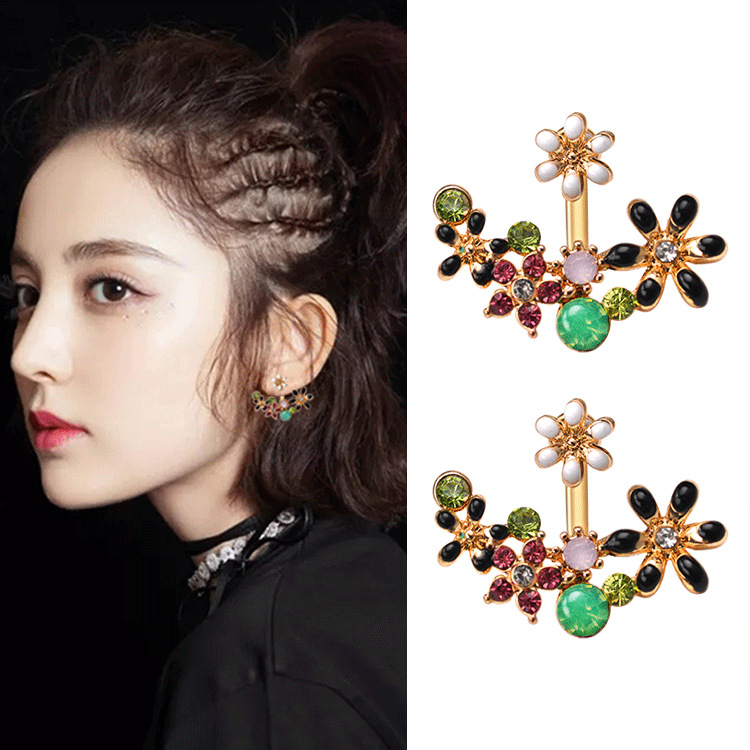 A new collection of sweet and charming Korean Riri flower rhinestone back-hanging earrings, a feminine and refreshing country-style accessory, and stud earrings full figure