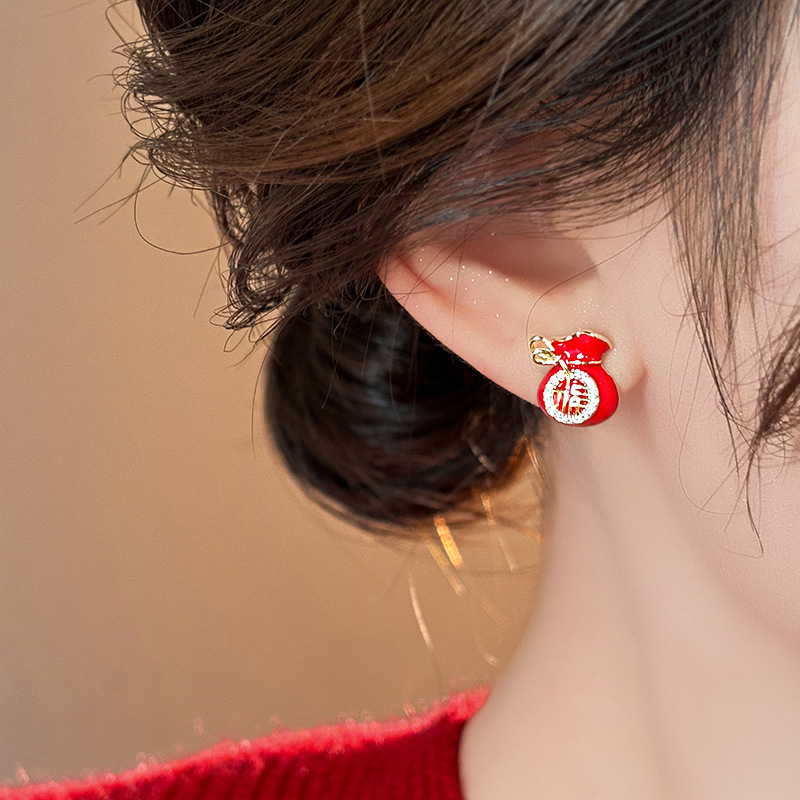 New 2024 bestseller red small lucky bag earrings for the New Year, unique and high-end stud earrings for women, perfect for winter earrings Specification drawing