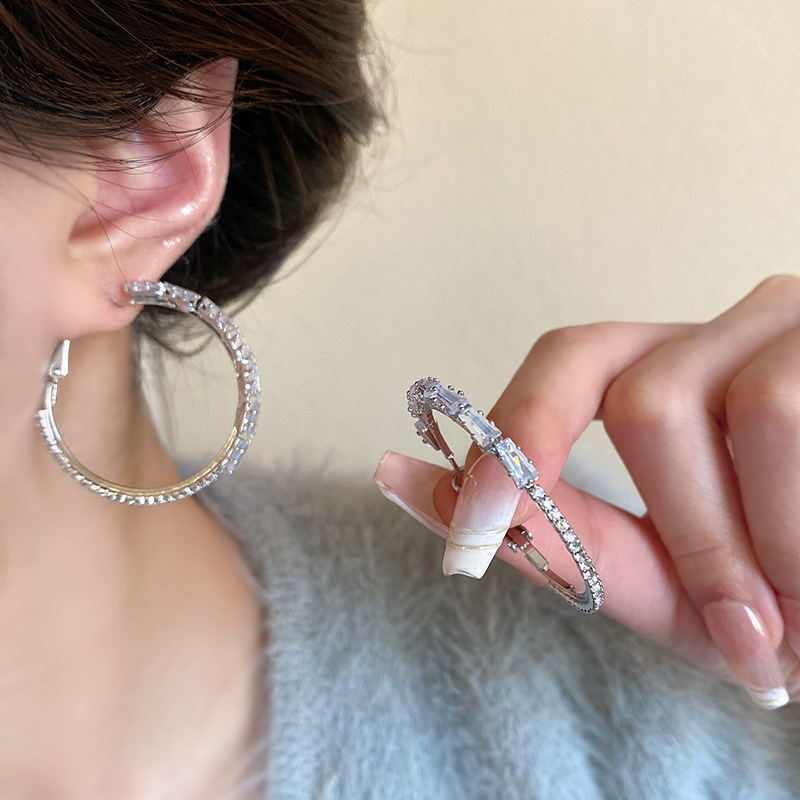Super fairy zircon large circle earrings for women, a new 2024 trendy and cool style, versatile and elegant exaggerated ear ring earrings details Picture