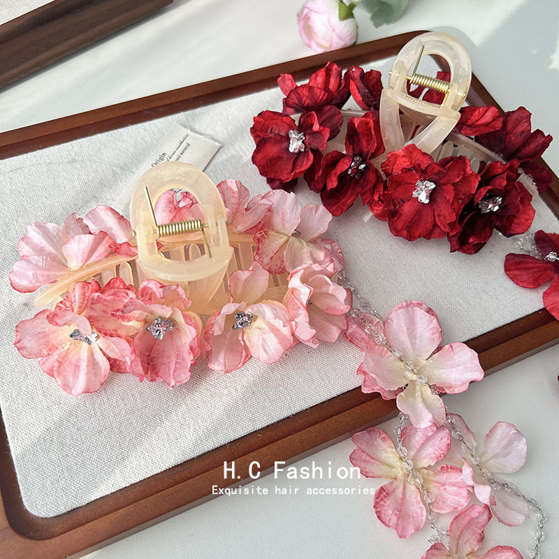 High-end floral tassel hair clips for women, gentle semi-tied hair clips, sweet back of the head, updo shark clips Application Scenario