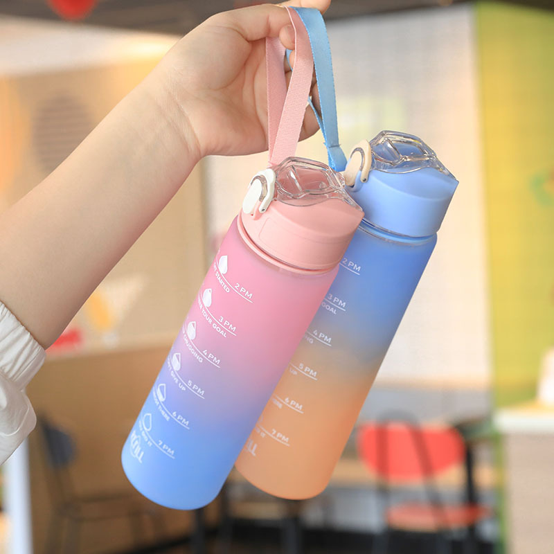 Summer large-capacity water cups, outdoor sports cups, gradient color straw cups, portable plastic cups, leak-proof and shock-resistant water bottles Specification drawing