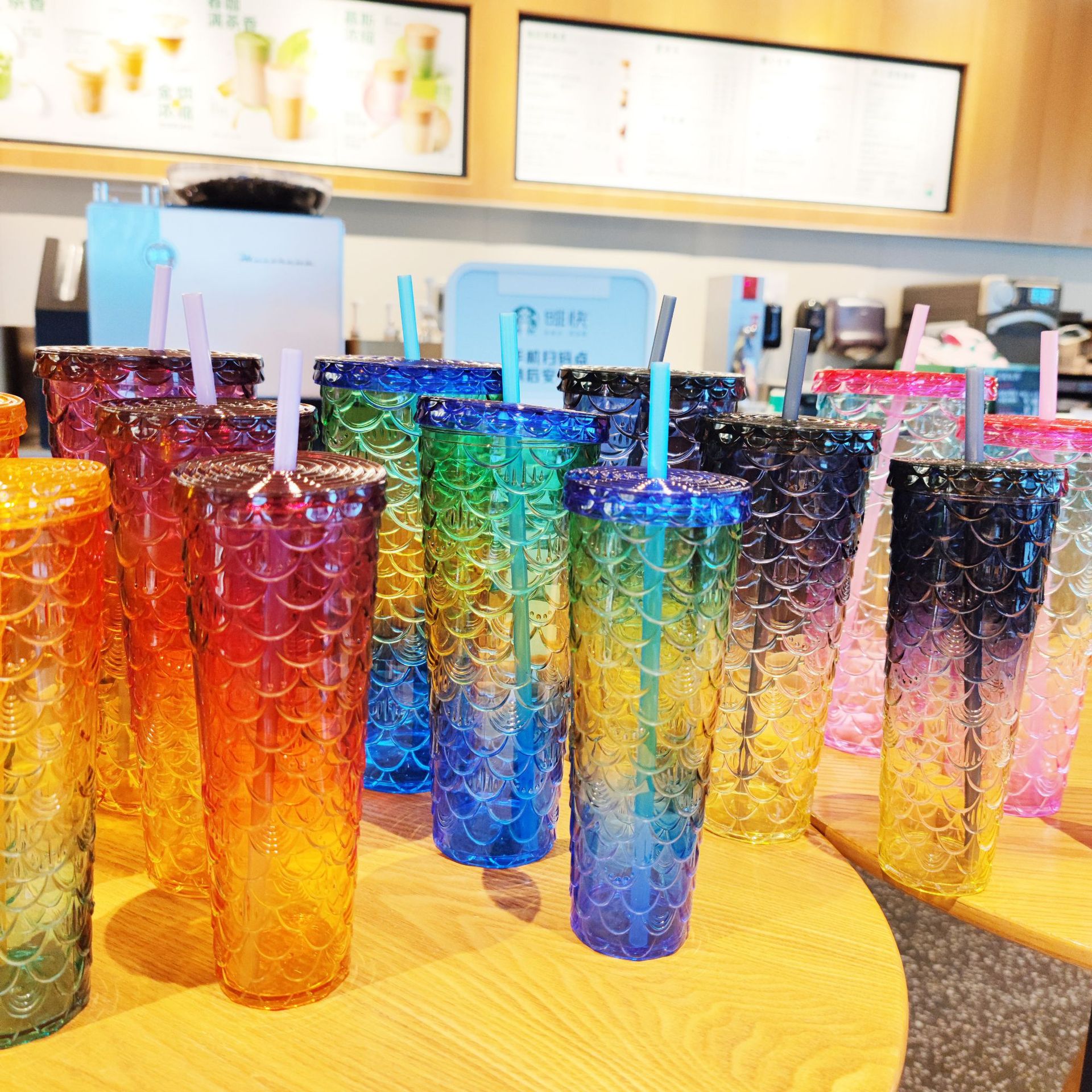 Cross-border foreign trade high appearance level Internet celebrity new product set: Koi, durian, water cup, three-piece set, straw, AS plastic cup, car water bottle Application Scenario