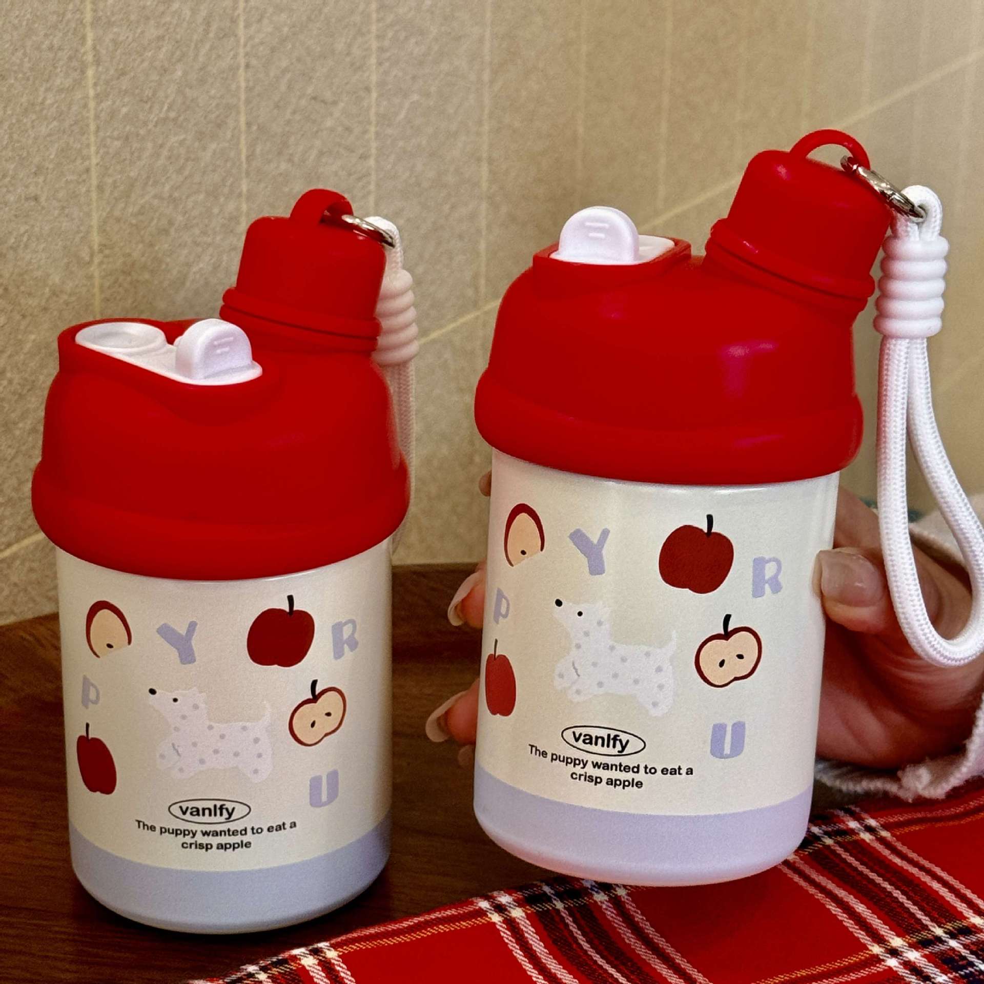 ins Girls' High School appearance level New insulated cup, Korean niche children's cartoon straw cup, large-capacity double drinking cup Specification drawing