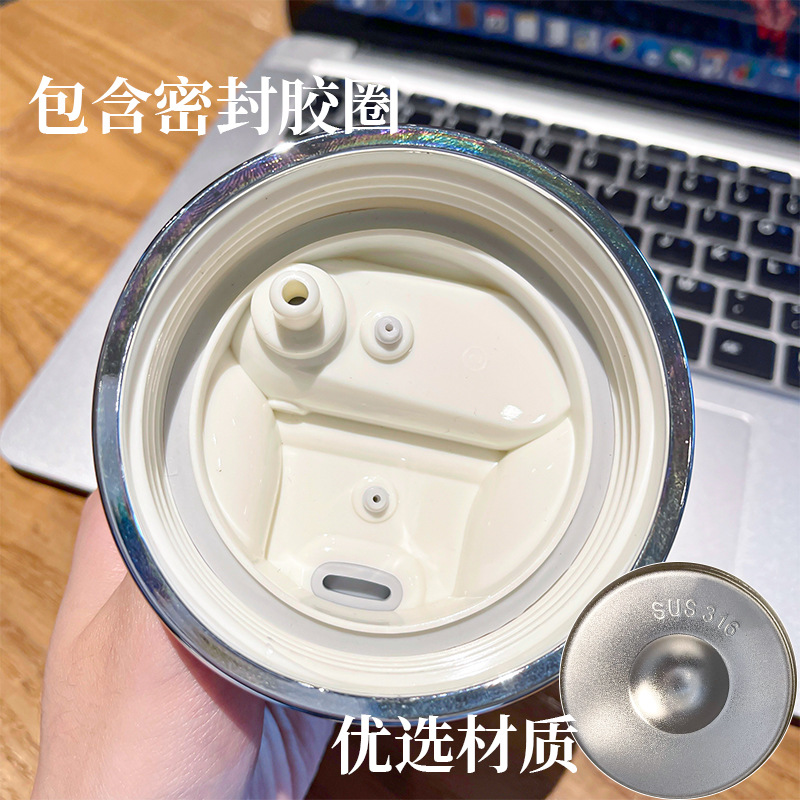 Simple letter insulated cup, personalized new straw cup, student sports drinking cup, color-blocking portable double-drinking cup Application Scenario