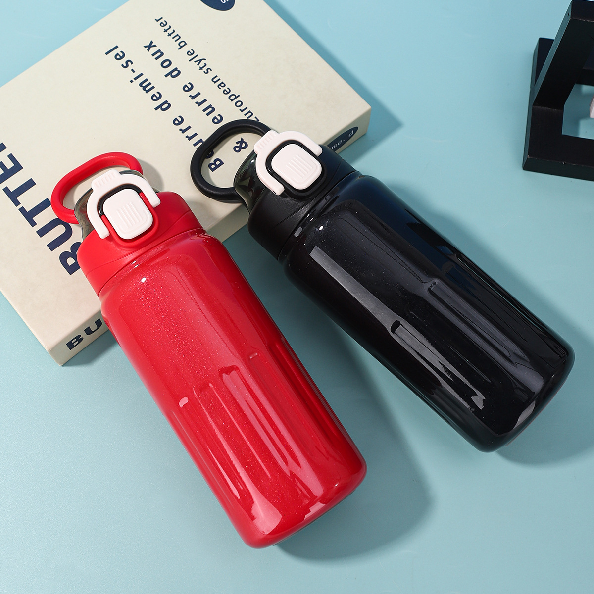 New portable sports water bottle, 316 stainless steel bouncing lid insulated cup, portable outdoor large-capacity straw cup Application Scenario