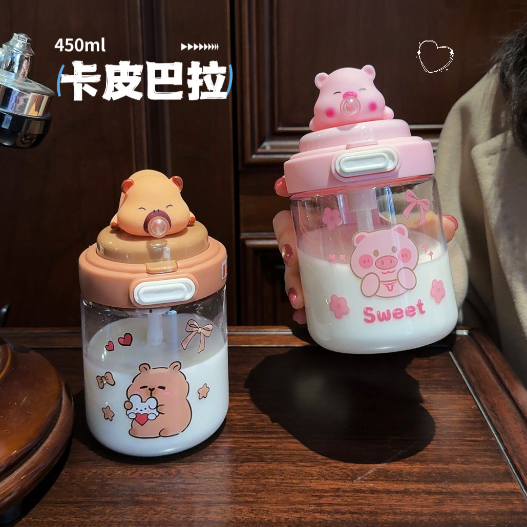 Cute Capibara plastic cup for girls, high appearance level, small and portable, fun children's straw cup Specification drawing