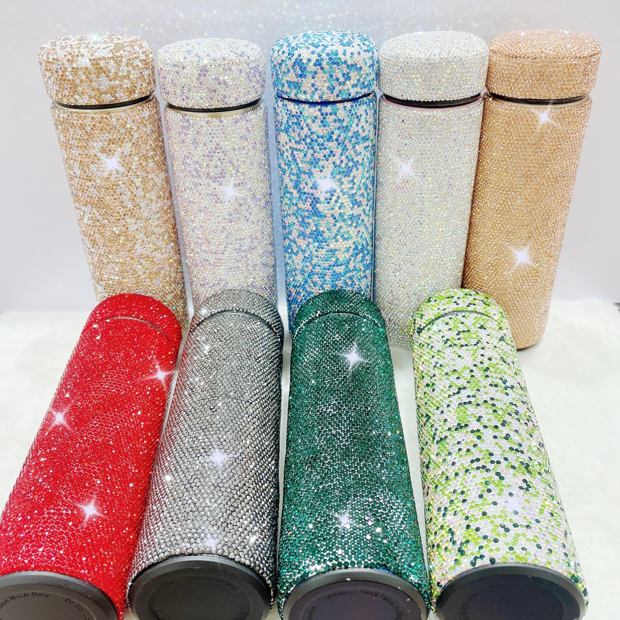 Fashionable and luxurious diamond-encrusted insulated cup details Picture