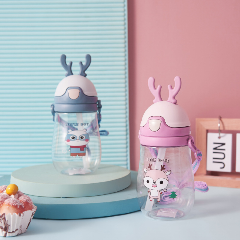 Yinqian Children's Straw Cartoon Cup, Baby water-absorbing Cup, Food-grade plastic anti-drop water bottle, Student portable and easy-to-use cup full figure