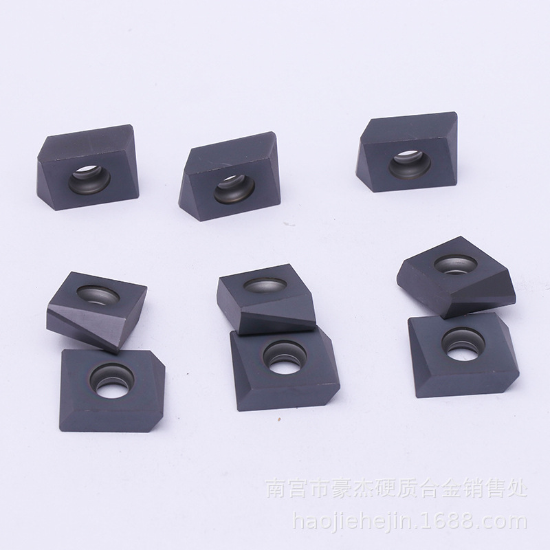 Free shipping of Zhuzhou Diamond brand hard alloy corn milling inserts YS25 P2352-2/AX-87031 Item Picture
