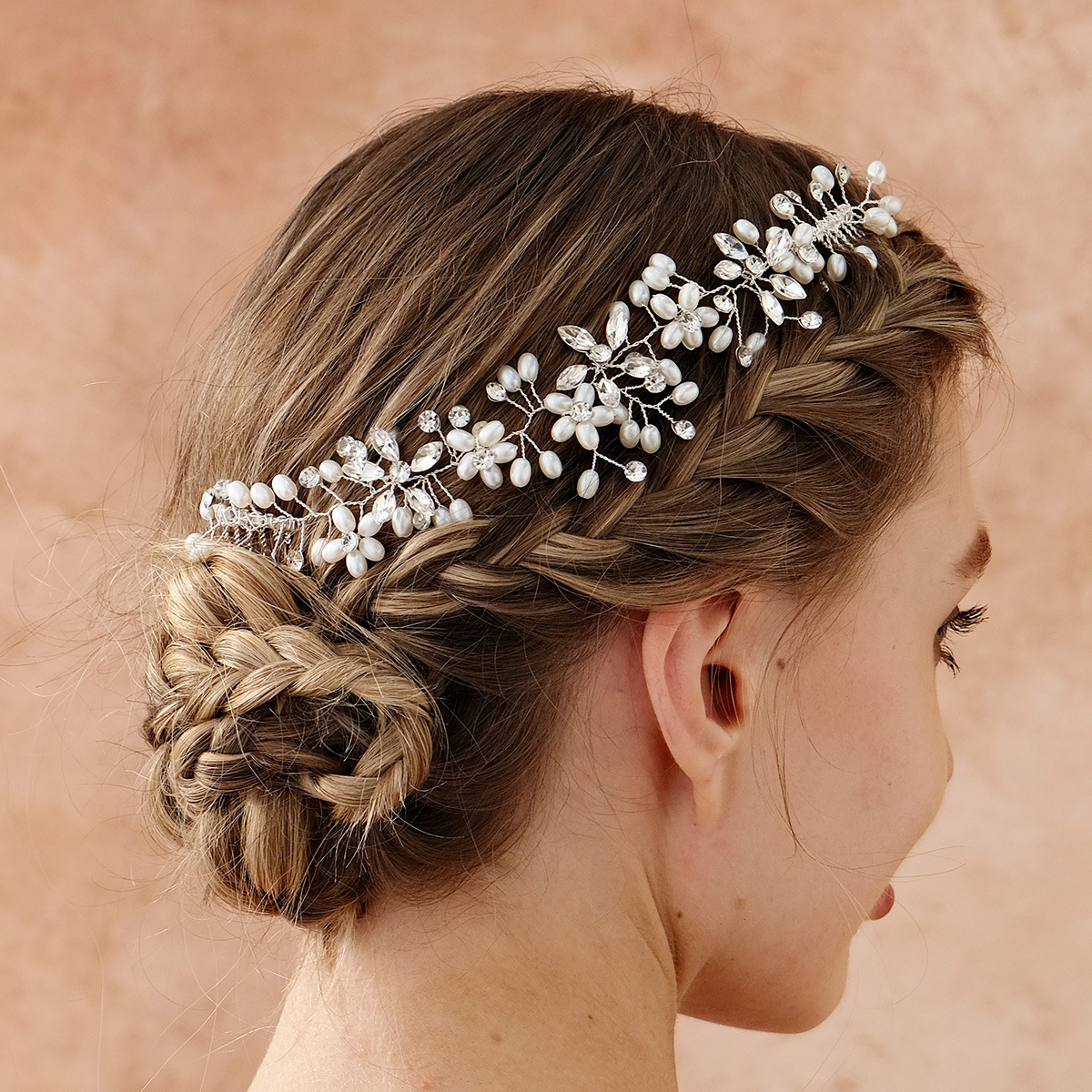 Water diamond and pearl bride's hair bun, wedding banquet, hair accessory, hair band, women's high-end style, versatile, handcrafted beaded comb full figure