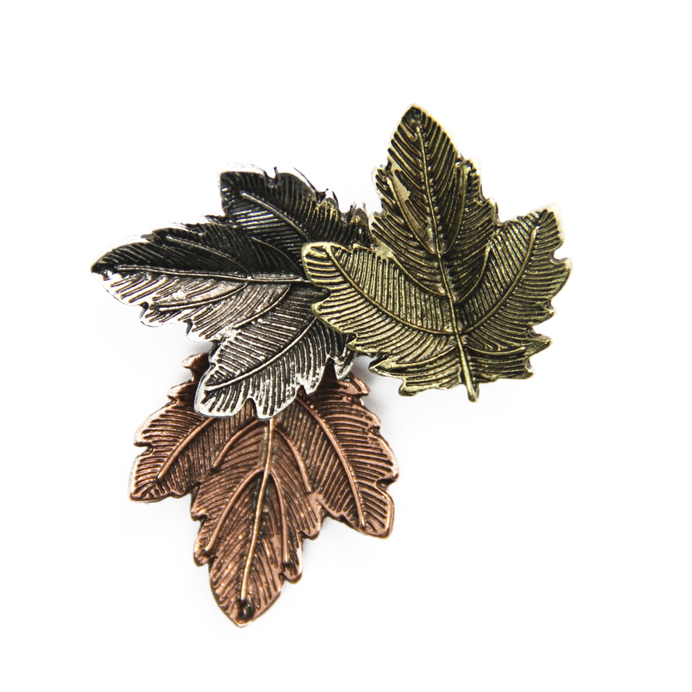 Z28 Japanese and Korean version retro three-color texture patterned simple leaf brooch collar leaf brooch full figure