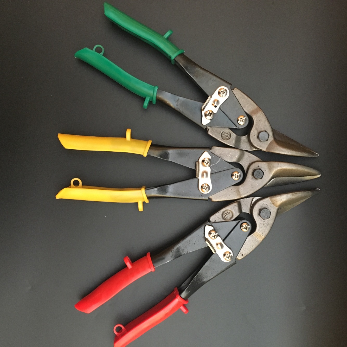 Factory direct sales of high-quality and exquisite products with quality guarantee. Aviation scissors, single-color iron sheet scissors, cast steel details Picture