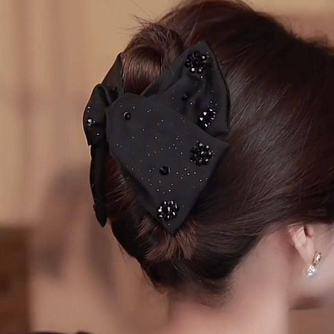 High-end black starry sky scratch-off women's new hairpin, shark clip at the back of the head, large updo hair accessory details Picture