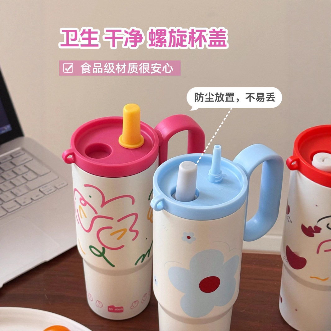 Cross-border high-appearure-level car cup, cartoon giant insulated cup, large-capacity ice cup with handle, portable straw cup Application Scenario