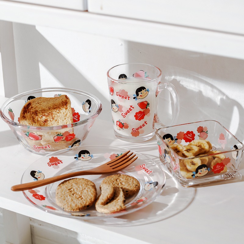 Japanese and Korean strawberry glass bowls, salad bowls, student ins-style cartoon fruit bowls, girlish pink oat bowls, desserts Application Scenario
