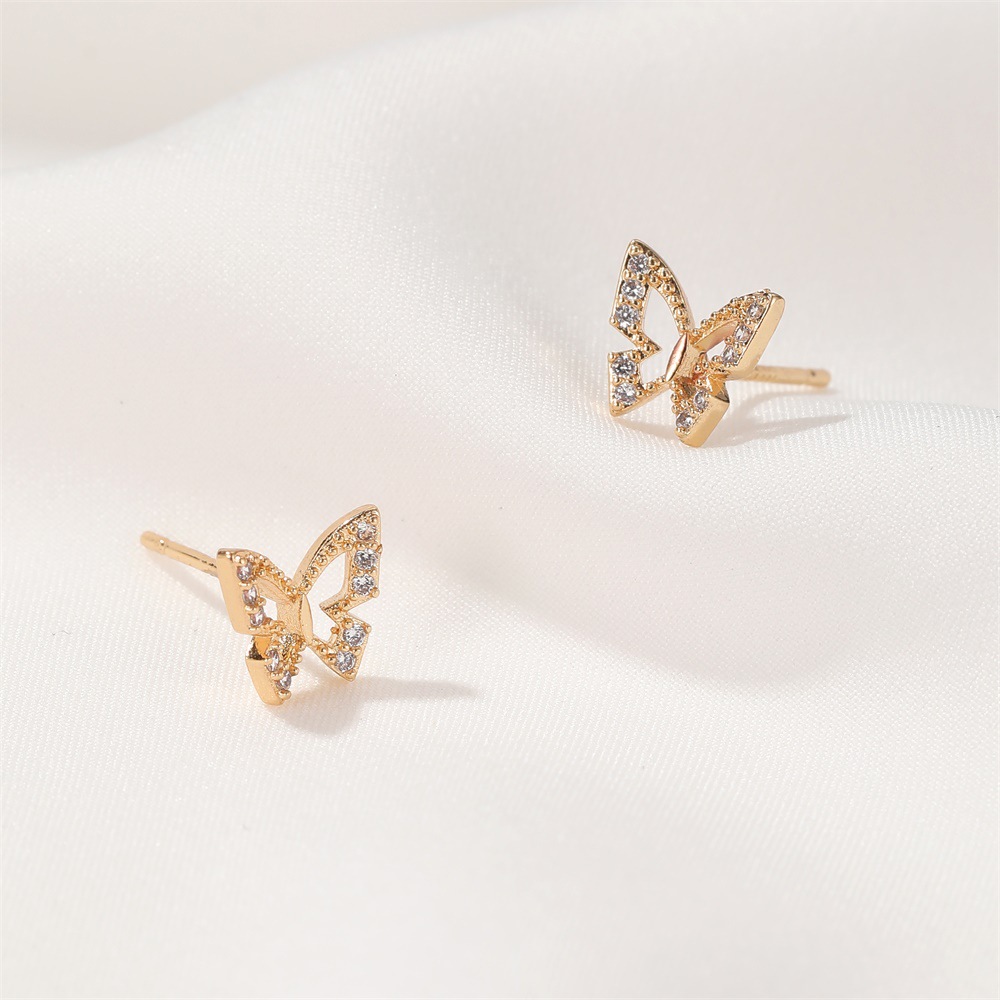 New stylish Hong Kong-style hollowed-out butterfly stud earrings, super fairy-like and versatile diamond-encrusted earrings, personalized and trendy cross-border accessories Application Scenario