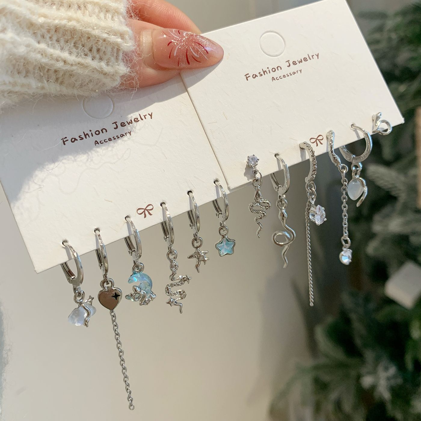 New Aurora Iridescent blue snake ear buckle set, women's silver needle irregular personalized earrings, sweet and cool minimalist earrings full figure