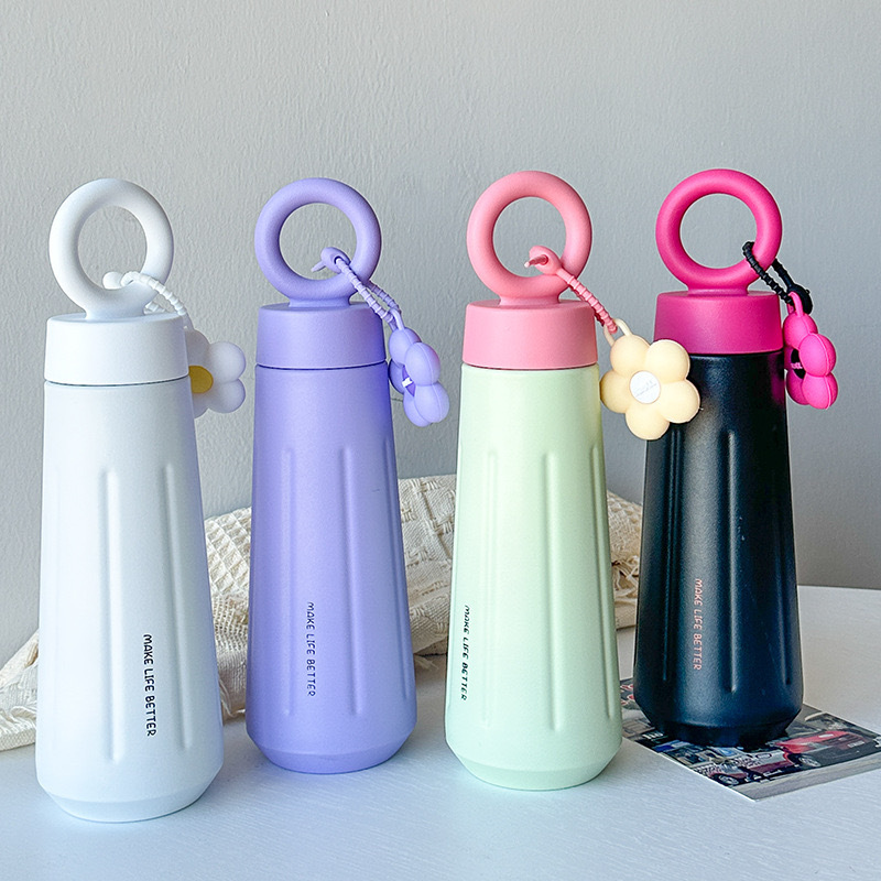 High-appearance-level, simple stainless steel insulated cup for girls, thickened flower handle, vacuum outdoor portable travel water cup Application Scenario