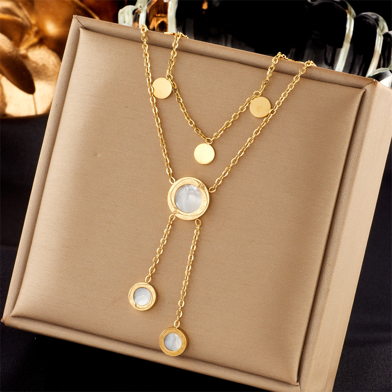 European and American double-layer Roman round plate shell tassel titanium steel collarbone chain, a niche design, light luxury and high-end style necklace full figure