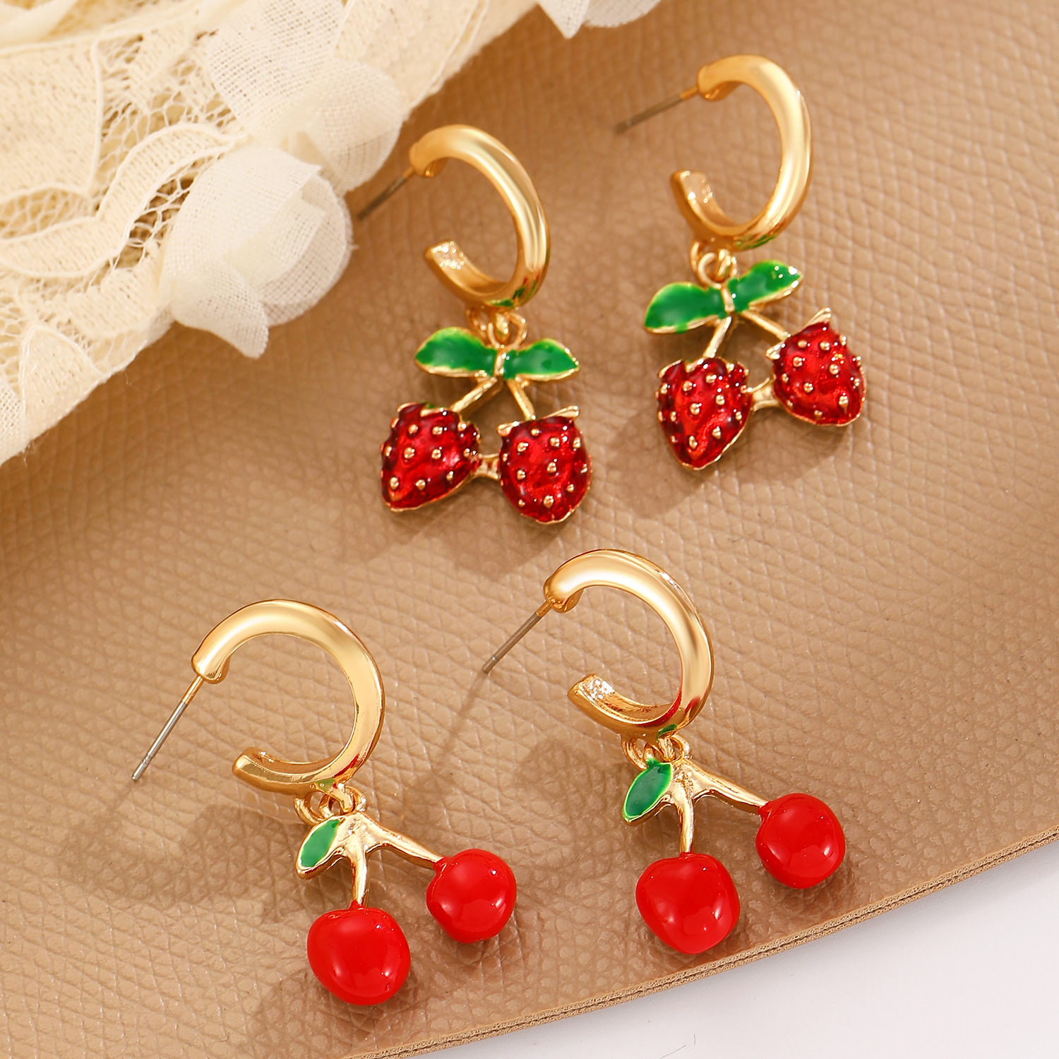 European and American Instagram strawberry and cherry earrings for women, Japanese and Korean fashionable and creative fruit earrings, and sweet cherry earrings for Internet celebrities Specification drawing