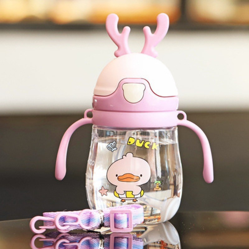 Yinqian Deer Antler Learning Drinking Cup, double-handled shoulder strap children's straw cup with gravity ball, outdoor portable children's water cup Application Scenario