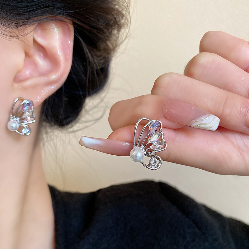 Exquisite colorful hollowed-out butterfly pearl earrings for women, trendy and fashionable on Instagram, with a high-end design sense, versatile and personalized earrings details Picture