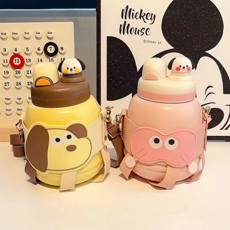 Cute cartoon children's thermos cups with a cute "Want Want Dog" and a high level of appearance, portable backpacks for both boys and girls, and double-drinking straw cups Specification drawing
