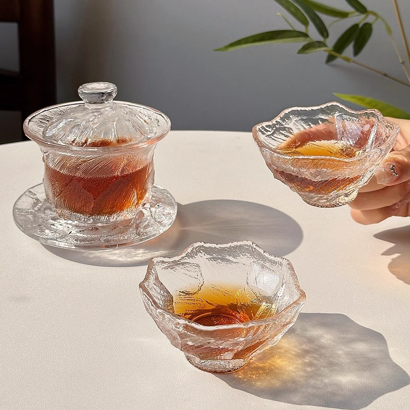 Retro black ice glass tea cups, Japanese tea set, light luxury home covered bowl, office tea brewing cup, kung Fu tea cup full figure
