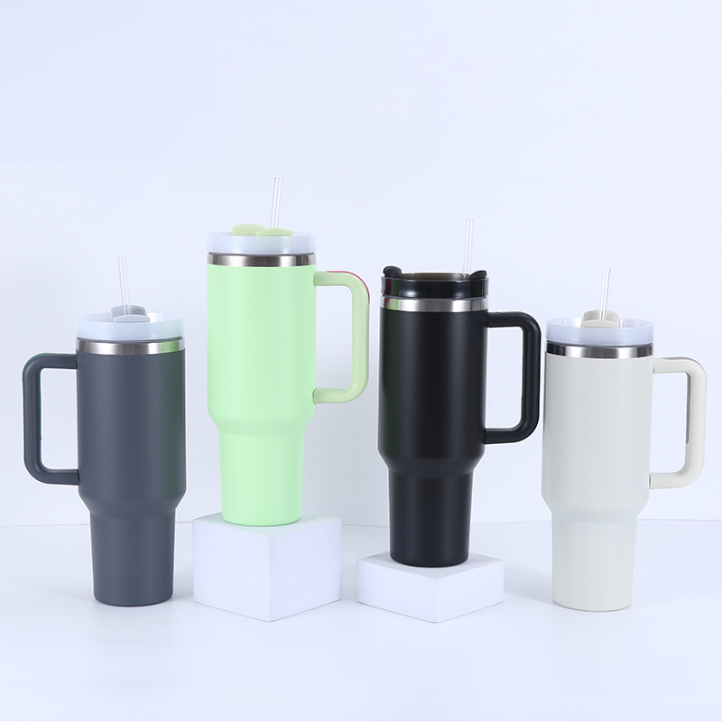 Cross-border stainless steel second-generation 40oz handle car cup with straw, portable ice cup for car, insulated and chilled water cup Application Scenario