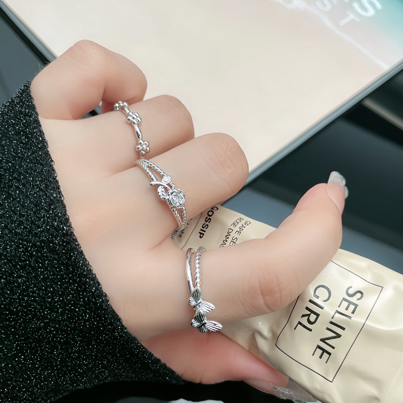 Minimalist plain ring, pleated, small butterfly opening ring, a unique layering and versatile commuting rose-shaped fashion ring for women full figure