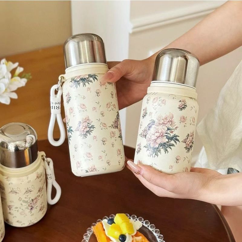 The 2025 new style of retro insulated cup with high appearance level for girls, 316 stainless steel water cup with lid, portable cup, cute Application Scenario