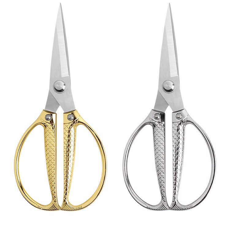 Lin Tai's stainless steel powerful household scissors are rust-resistant and easy to clean. They are suitable for cutting bones and meat, kitchen cutting, fabric cutting, and clothing cutting Item Picture