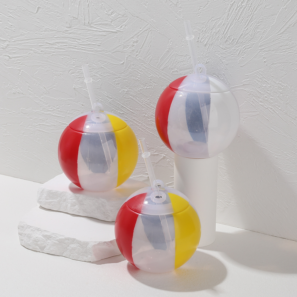 The manufacturer's new best-selling plastic water cups, disposable PET cups, popular milk tea and juice drink cups, spherical water cups full figure