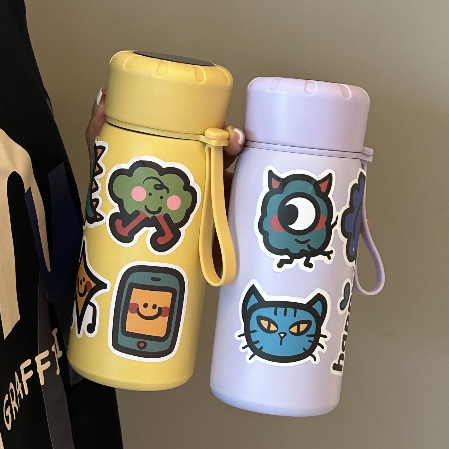 The Keai Katong stainless steel insulated cup is a portable large-capacity thermos for students to use for making tea and can only display temperature Specification drawing