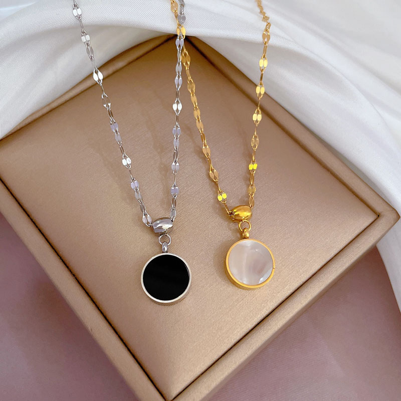 【 All-titanium Steel 】 Double-sided mother-of-pearl exquisite gold necklace inside the furnace, a female Instagram influencer collarbone chain accessory full figure