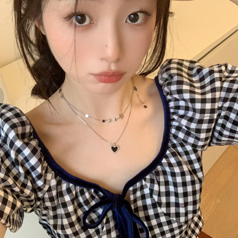 Wholesale of new Korean InS-style pearl necklaces that are versatile and high-end for women, as well as light luxury and niche butterfly collarbone chains details Picture