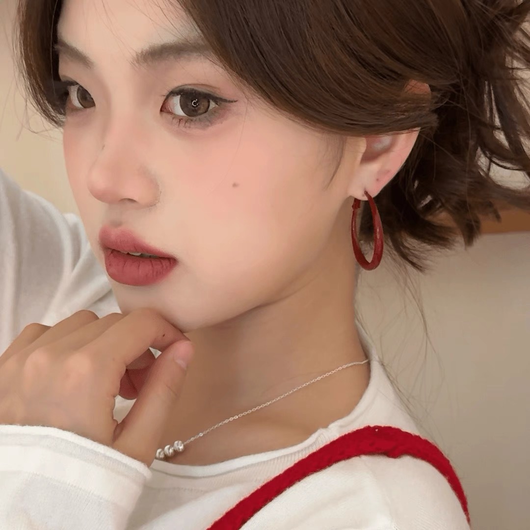 French Ankela red ear ring Women's 2024 new retro Hong Kong-style stud earrings, high-end, light luxury and niche earrings Application Scenario