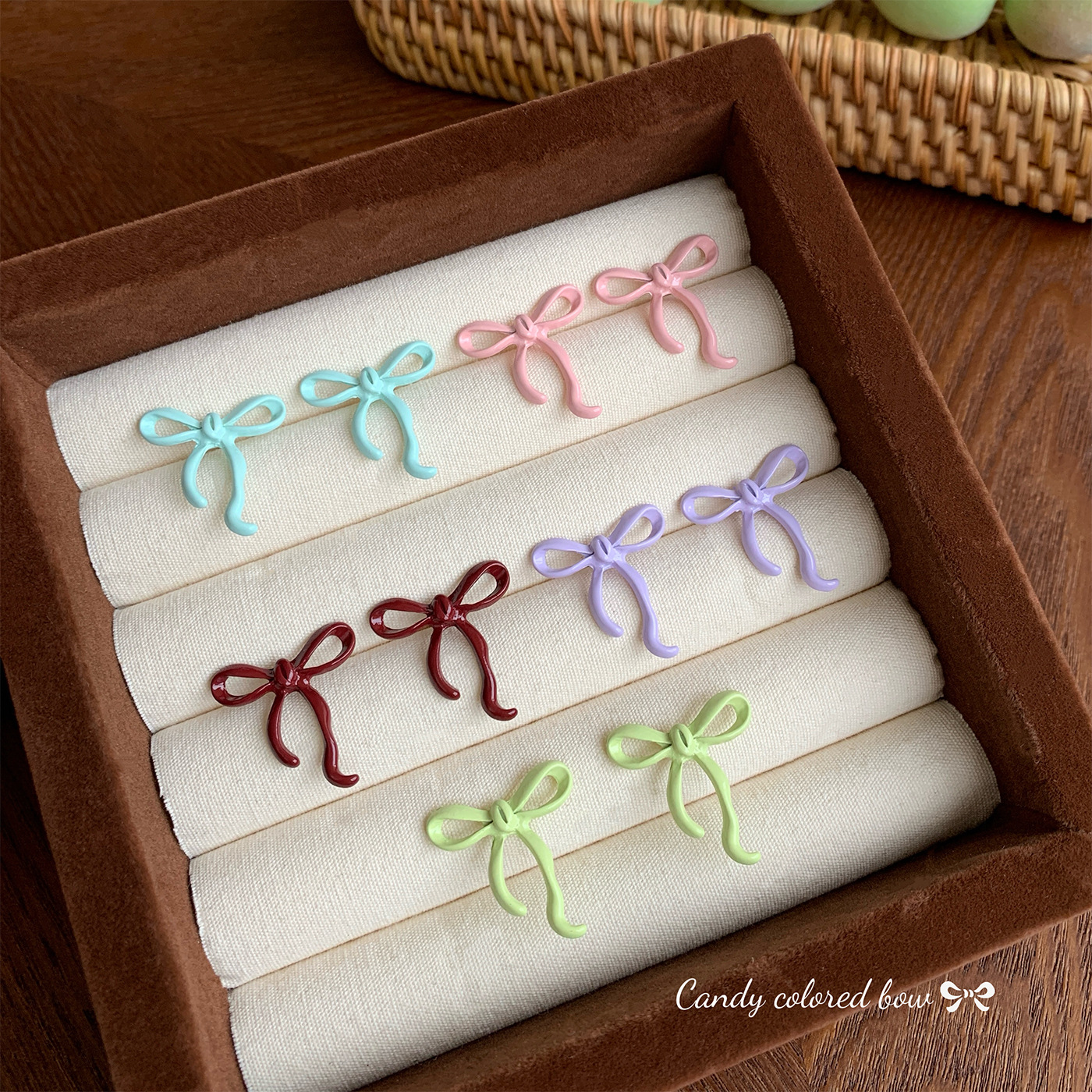 Summer's new sweet candy-colored bow stud earrings for women with silver needles, a niche, light luxury, high-end and simple style earpiece full figure