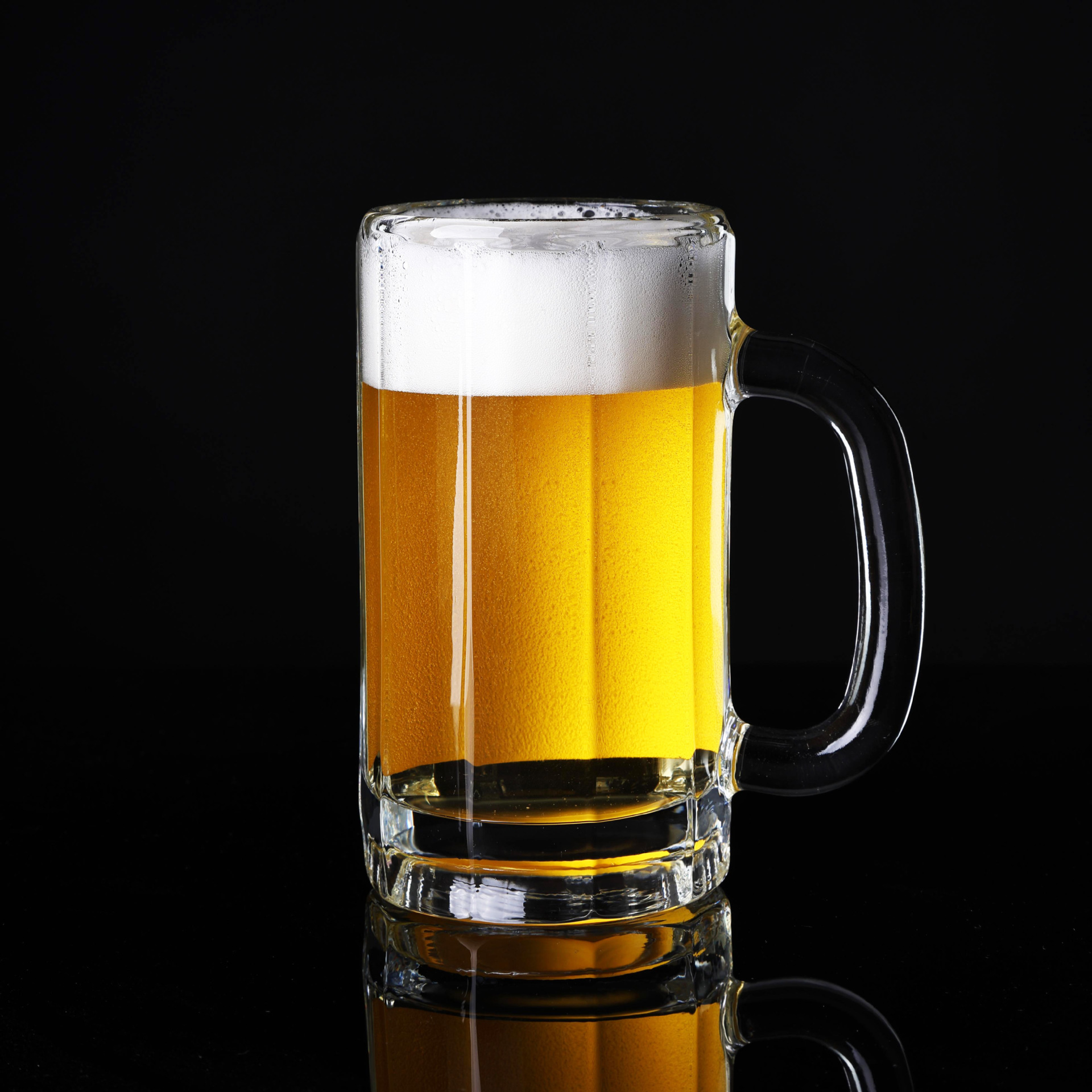 Large-capacity beer mugs, transparent glass draft beer craft cups, thickened tea cups, household Leyin handle cups are available for wholesale Specification drawing
