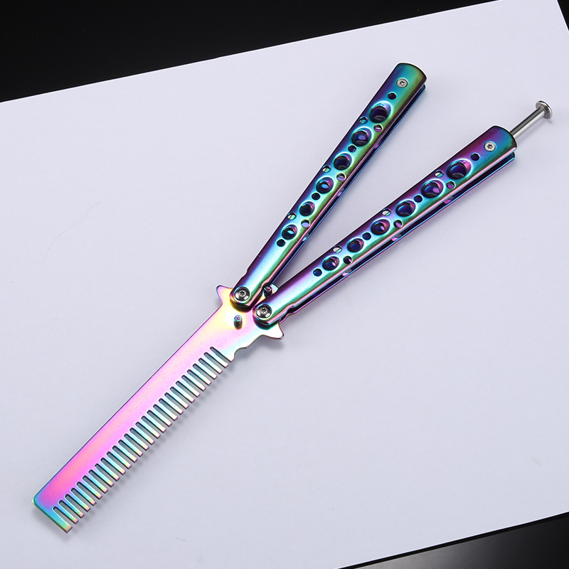 Factory wholesale butterfly knives, combs, folding practice knives, new hand-swinging game toys, cross-border bestsellers, unsharpened undefined