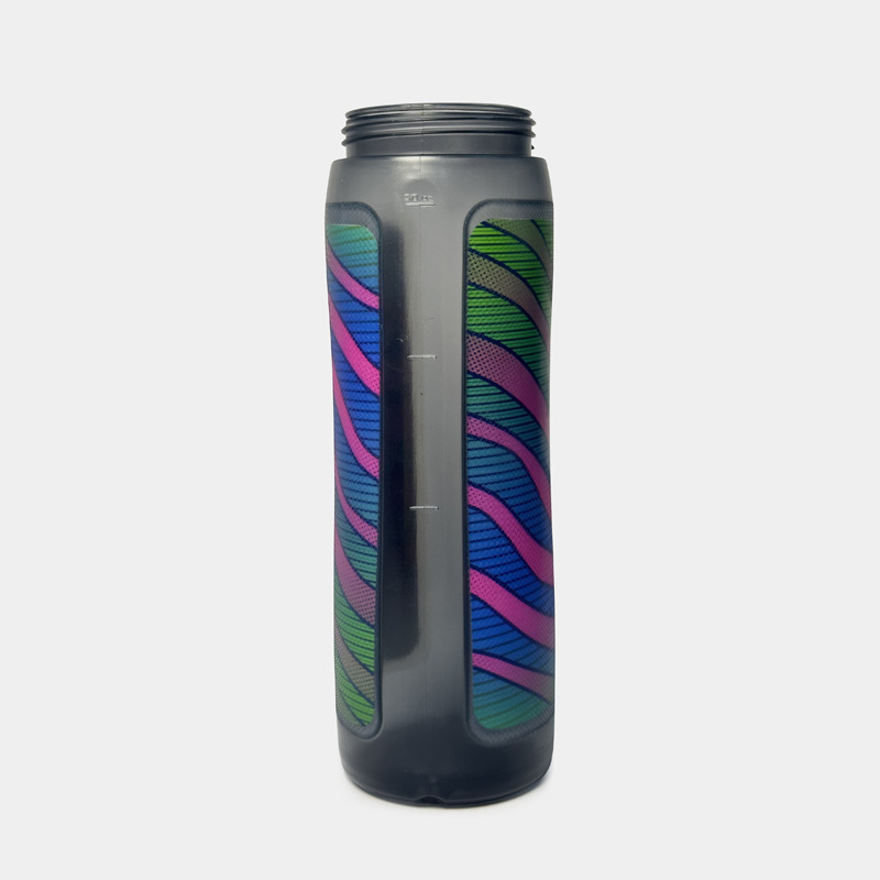 European and American cross-border outdoor large-capacity sports water cup, extruded cold water bottle, hiking and mountain climbing PP bicycle cycling water bottle Application Scenario