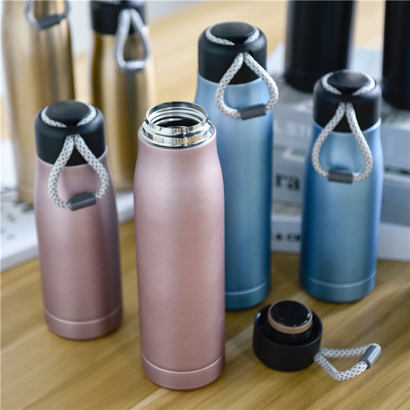 Large-capacity double-layer vacuum insulated cup with a lifting rope, portable outdoor sports water bottle, fashionable knight cup for men and women, gift cup Application Scenario